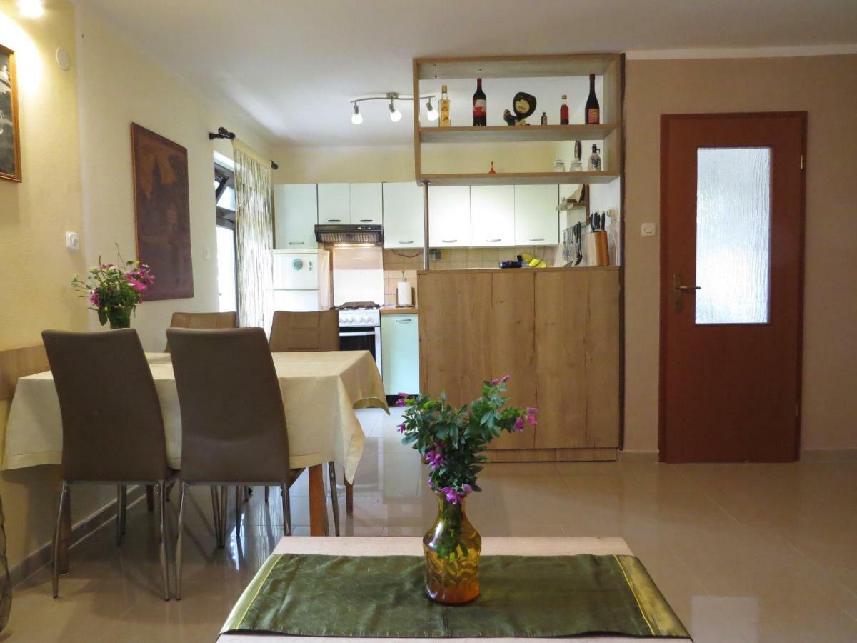 Great Apartment Мали-Лошинь Экстерьер фото